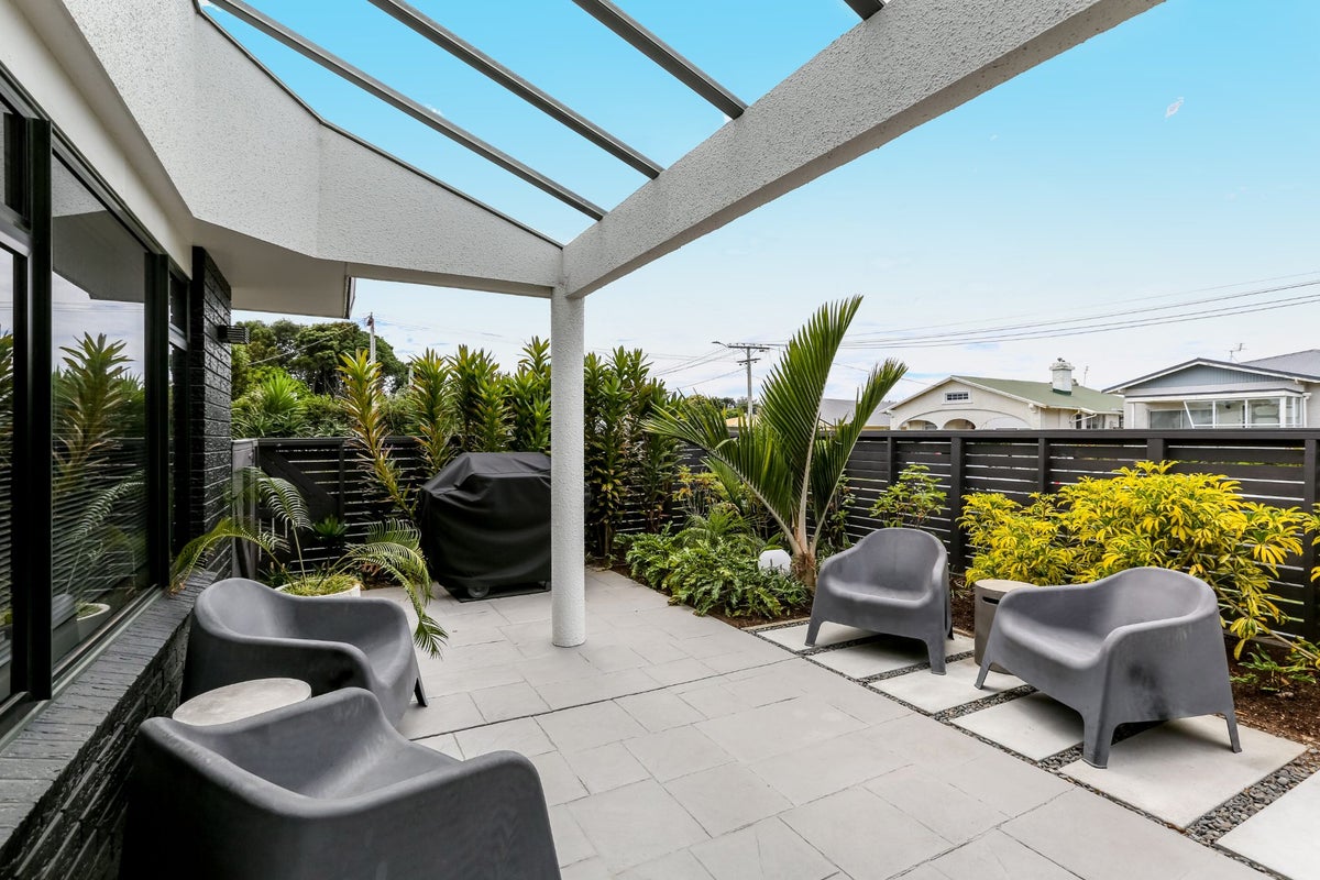 24 Sackville Street, Fitzroy, New Plymouth - Carousel 2
