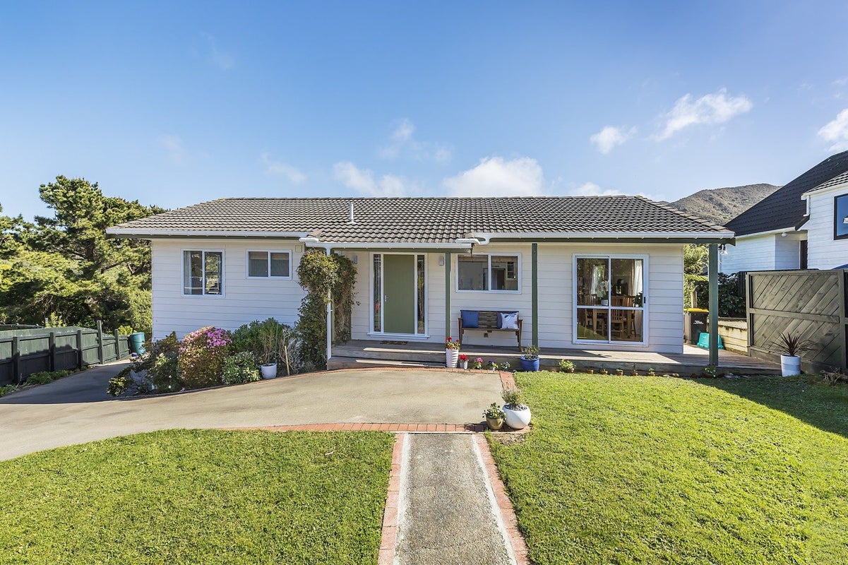 22 John Witton Drive, Crofton Downs, Wellington - Carousel 1