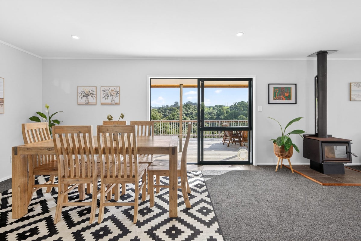 165 Owhiwa Road, Onerahi - Carousel 2
