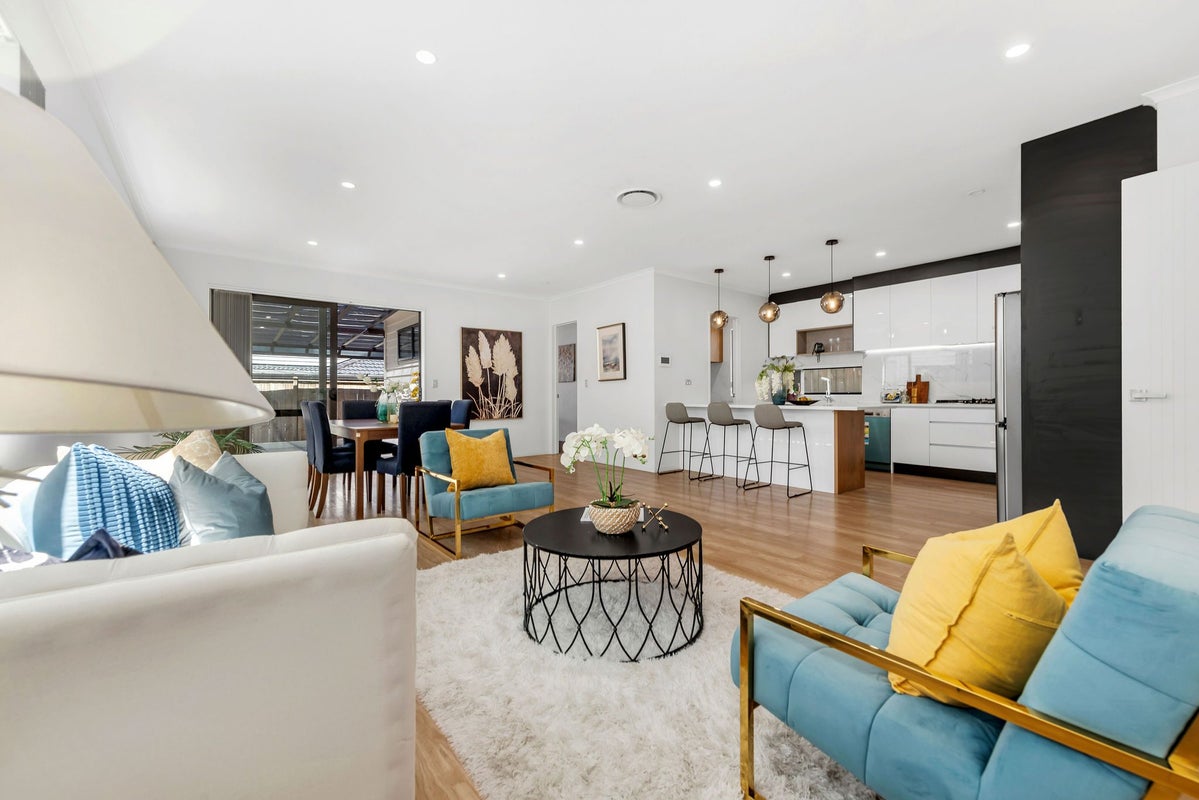 15 Raumaota Road, Flat Bush, Auckland - Carousel 1