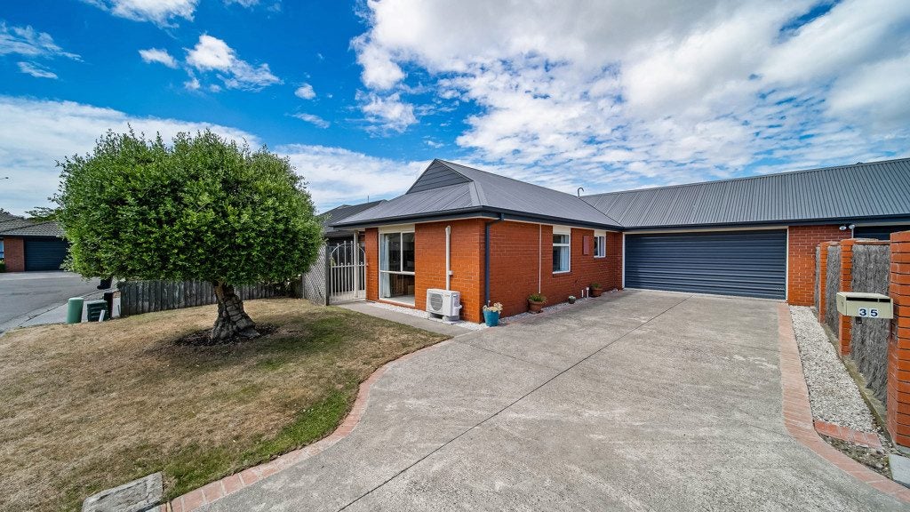 35 Cardigan Bay Place, Addington, Christchurch - Carousel 1