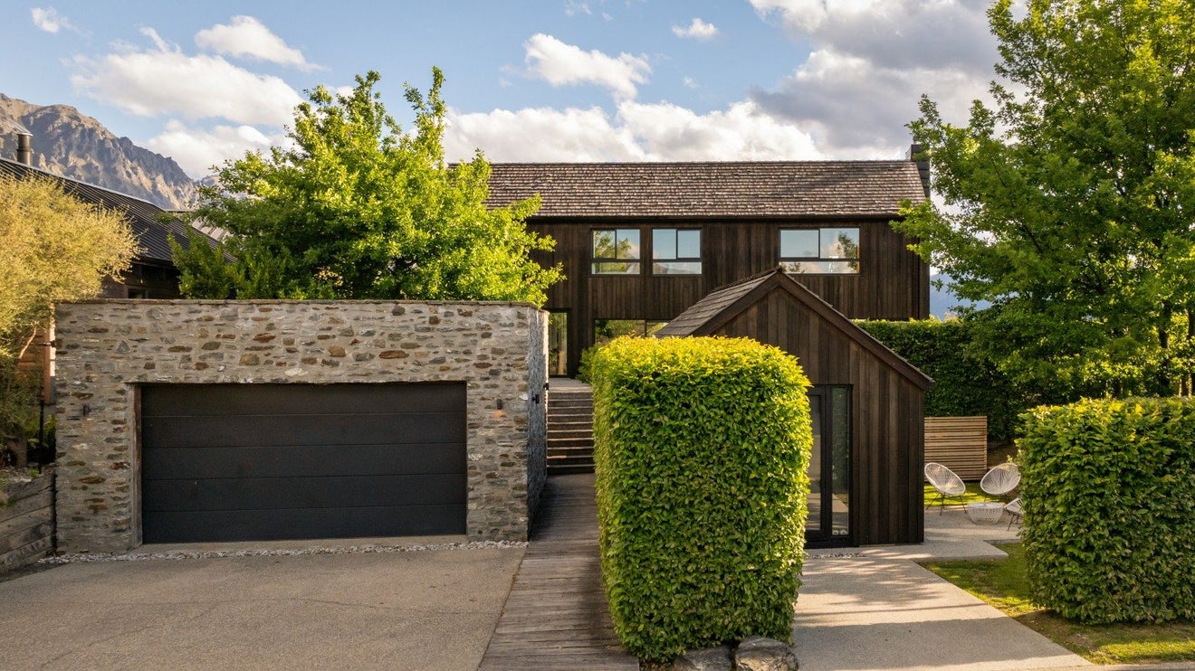 12 Arran Lane, Jacks Point, Queenstown - Carousel 1