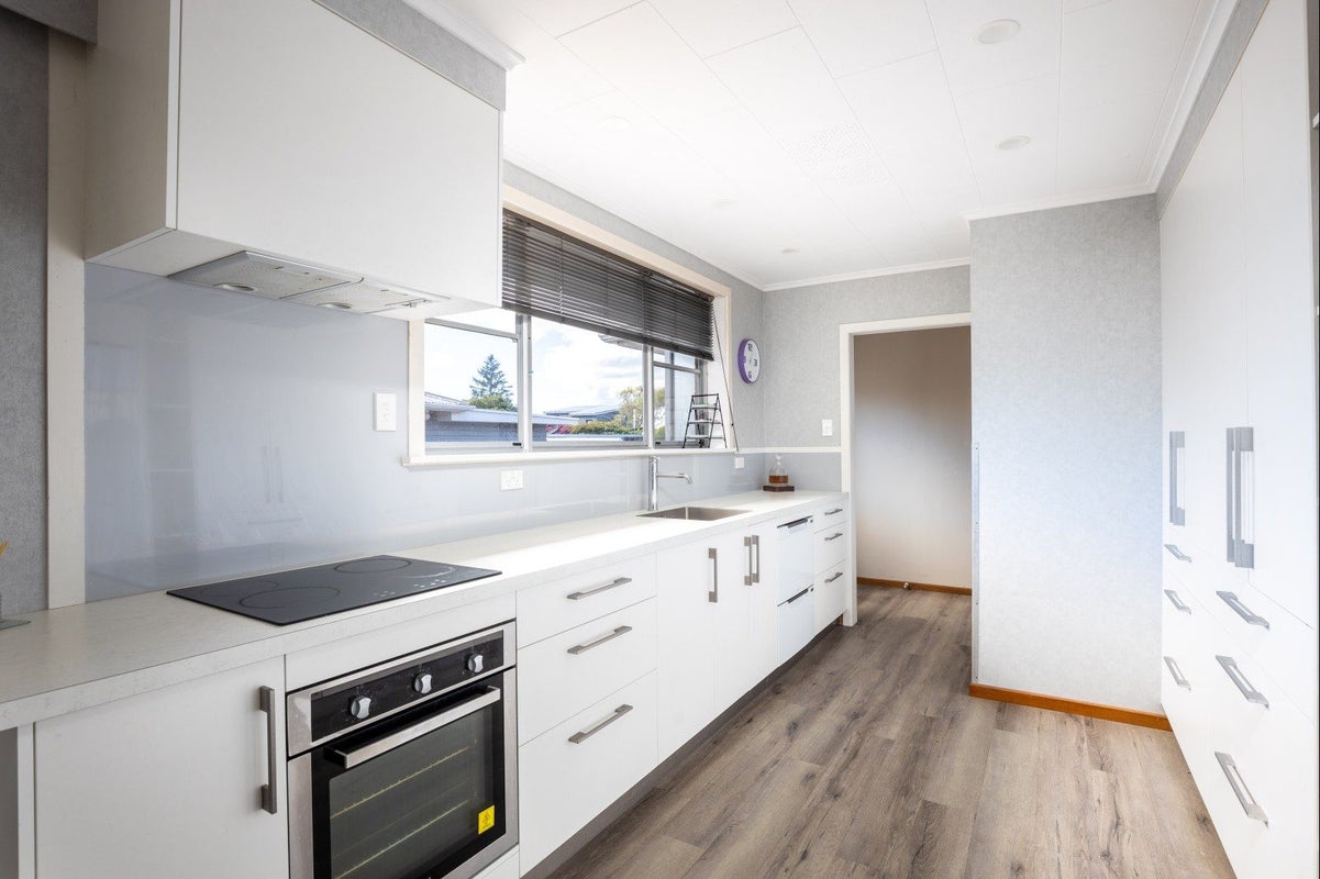 11 Manu Crescent, Upper Vogeltown, New Plymouth - Carousel 2
