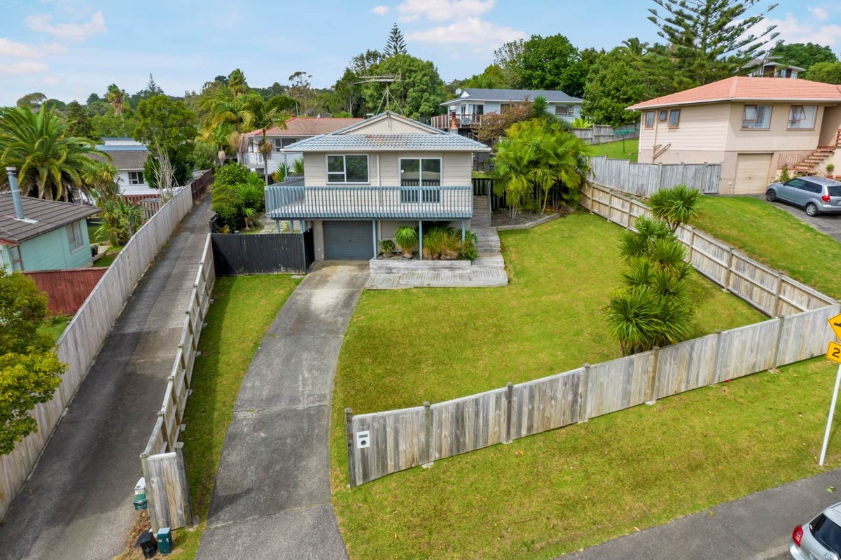 9 Spinella Drive, Bayview, Auckland - Carousel 2