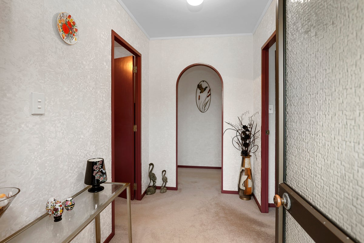 2 Caledonia Place, Highlands Park, New Plymouth - Carousel 2
