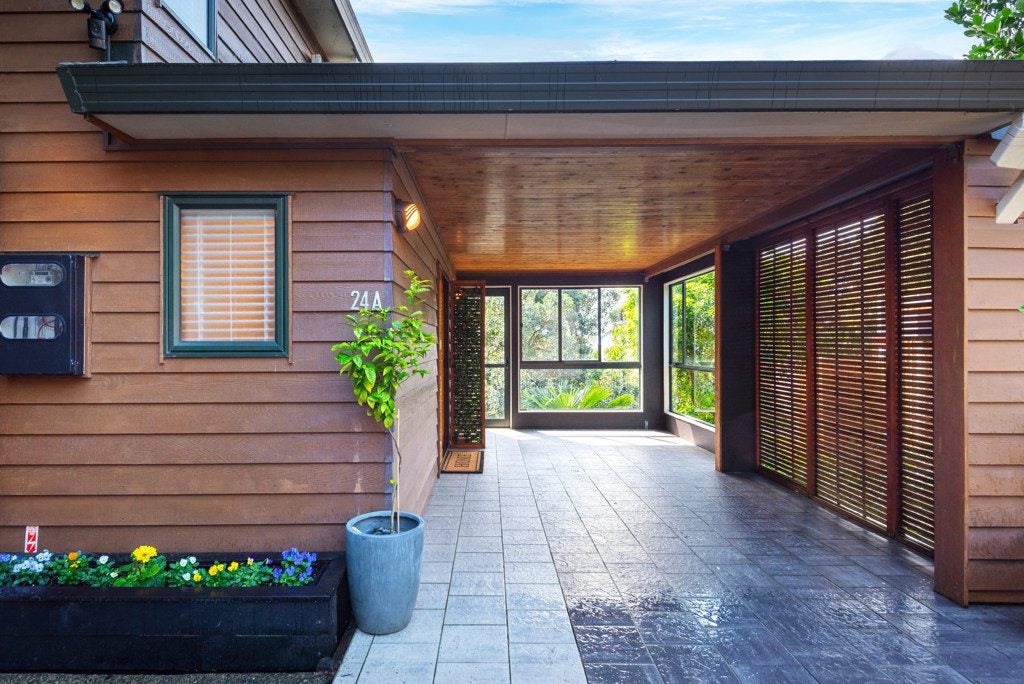 24A Seaview Avenue, Northcote, Auckland - Carousel 1