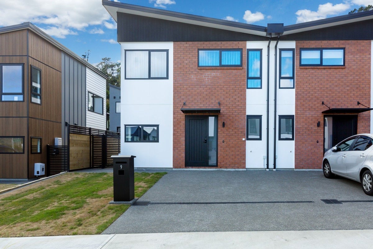 9 Dovey Katene Horvath Street, Wallaceville, Upper Hutt - Carousel 1