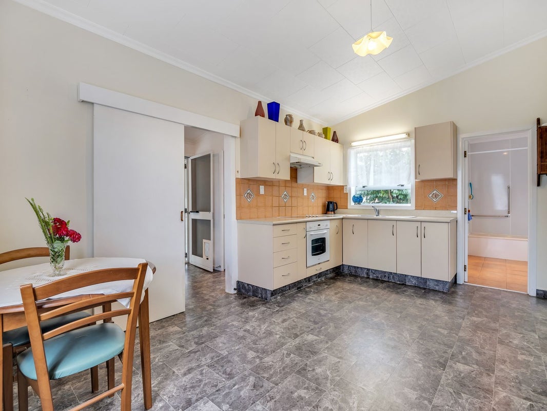 18 Regent Street, Waihi, Waihi - Carousel 2
