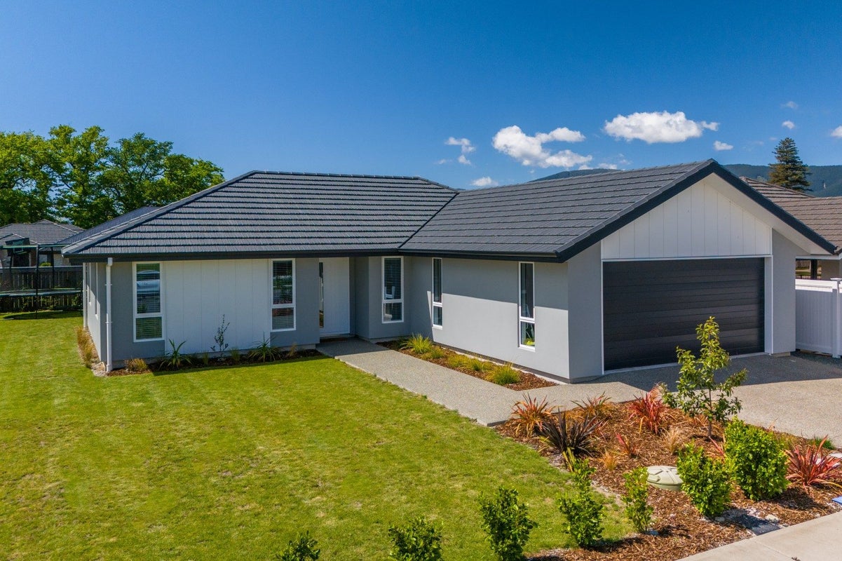 47 Camberley Road, Richmond, Richmond - Carousel 1