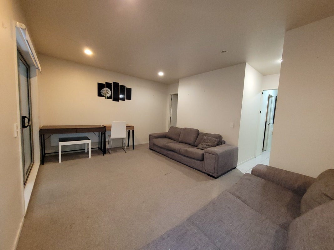 76B/21 Hunters Park Drive, Three Kings, Auckland - Carousel 1