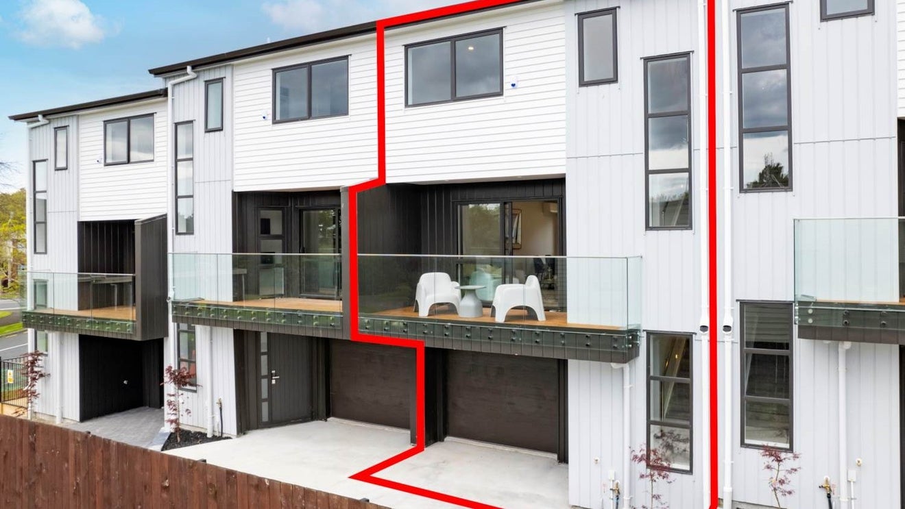 1/14 Eastview Road, Glen Innes, Auckland - Carousel 1
