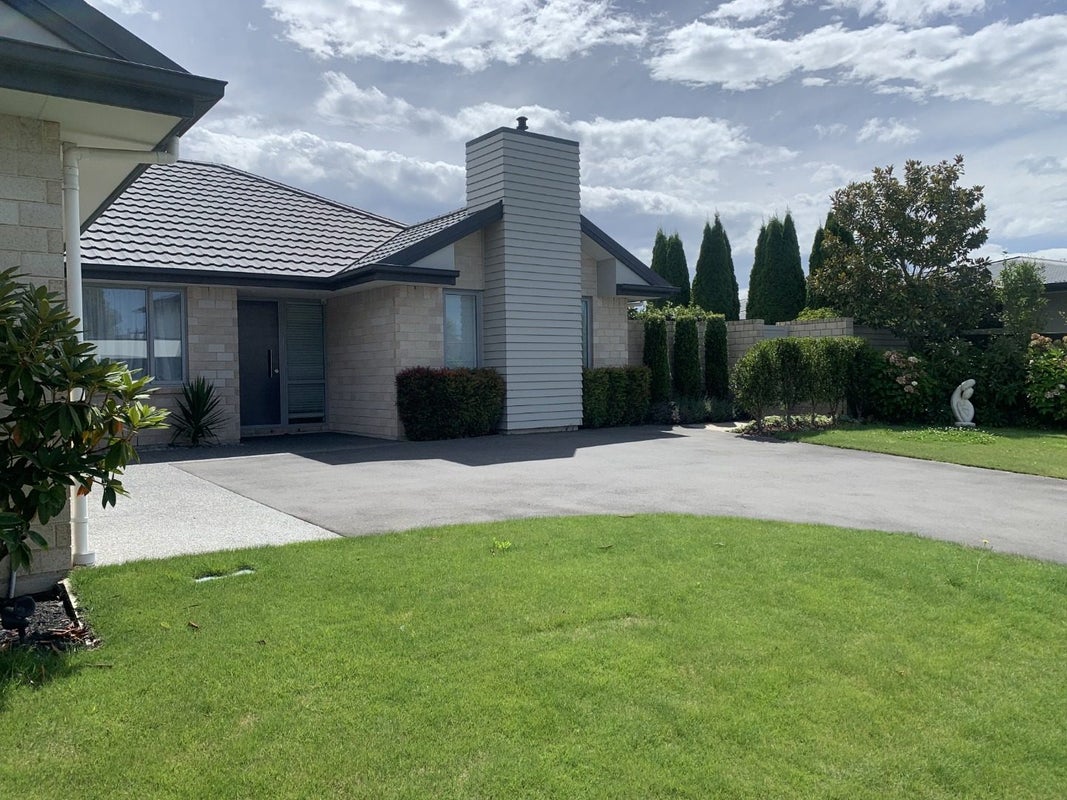 15 Applefield Court, Northwood, Christchurch - Carousel 2