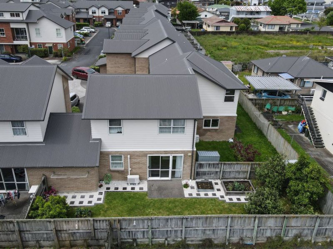69 Chiefs Court, Hamilton East, Hamilton - Carousel 2