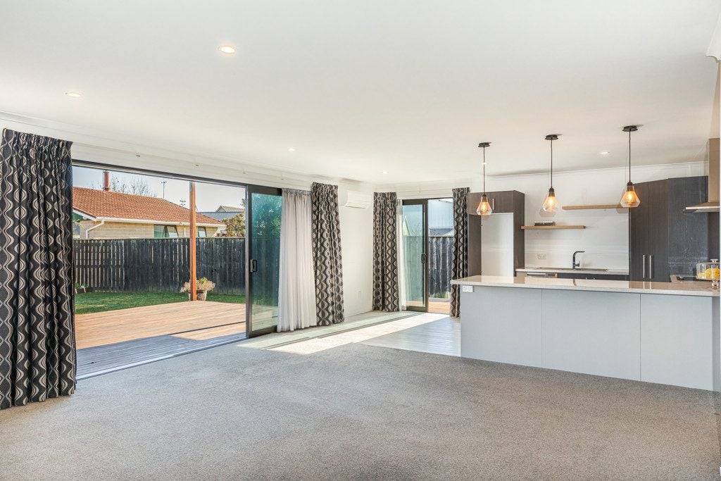 53 Lyndhurst Street, Westport, Westport - Carousel 2