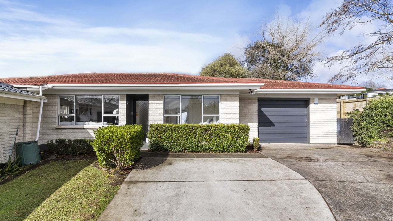 2/25 Ashdown Place, Pahurehure, Papakura - Carousel 1