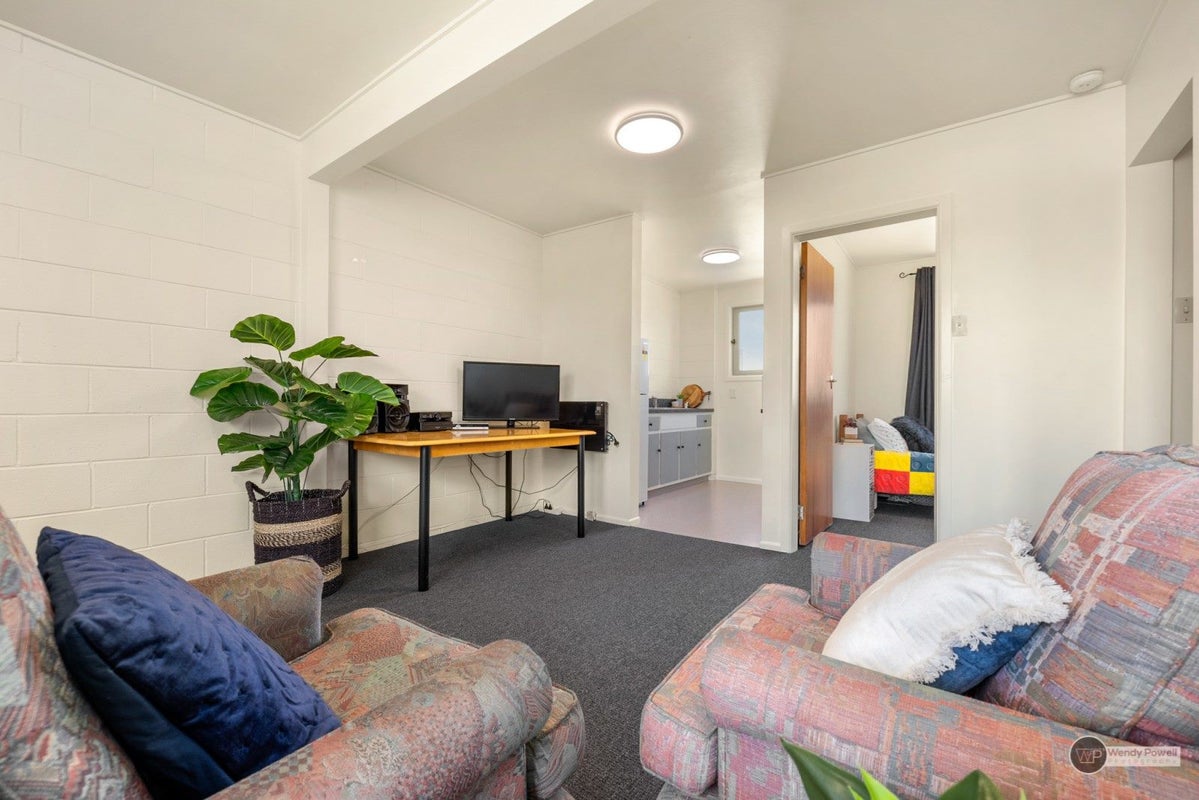 5/19 PIRIE CRES, MOERA, LOWER HUTT - Carousel 1