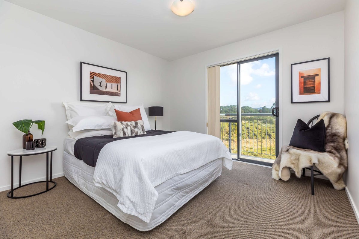 2I/17 Crown Lynn Place, New Lynn, Auckland - Carousel 1