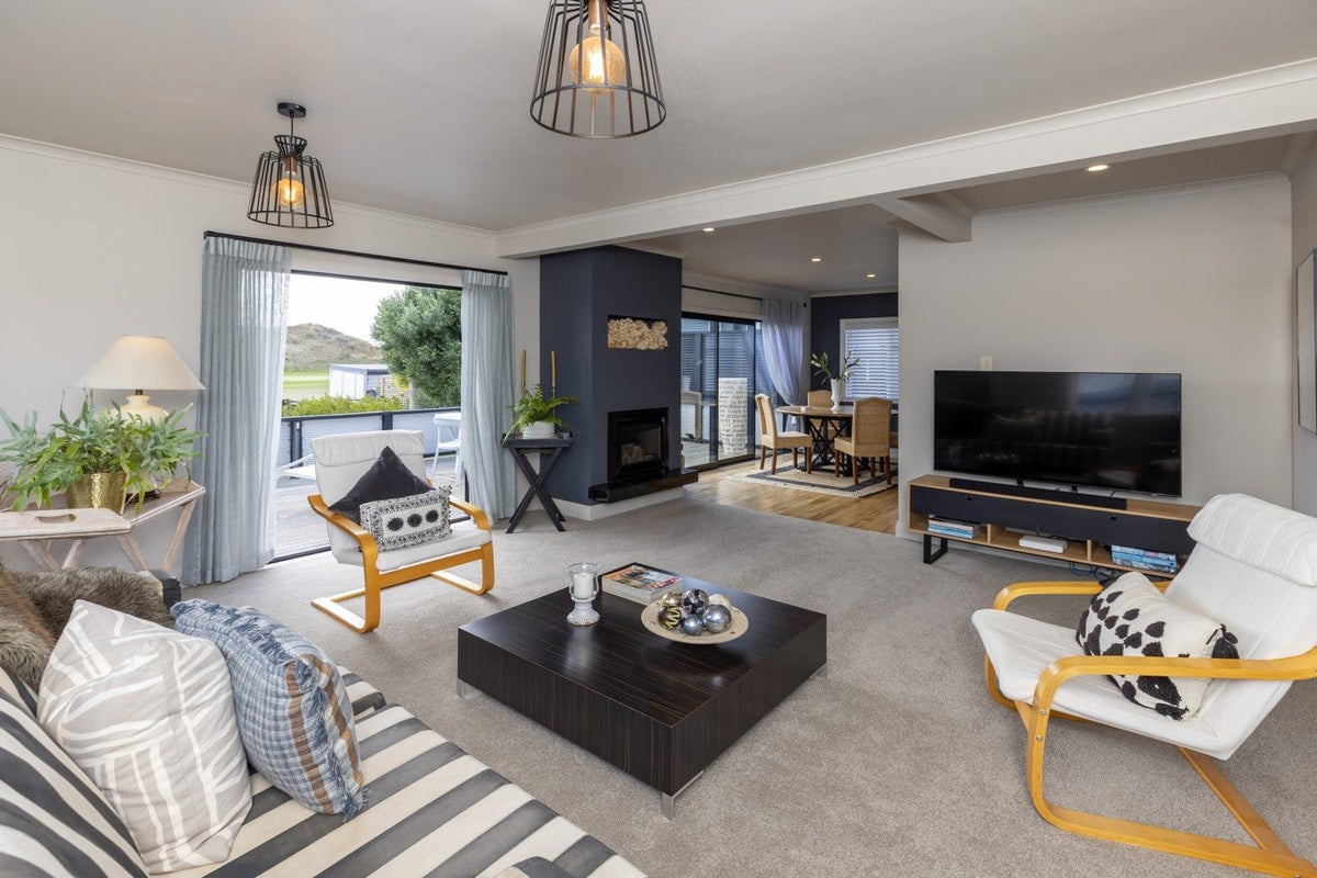 5 Eatwell Avenue, Paraparaumu Beach, Paraparaumu - Carousel 2