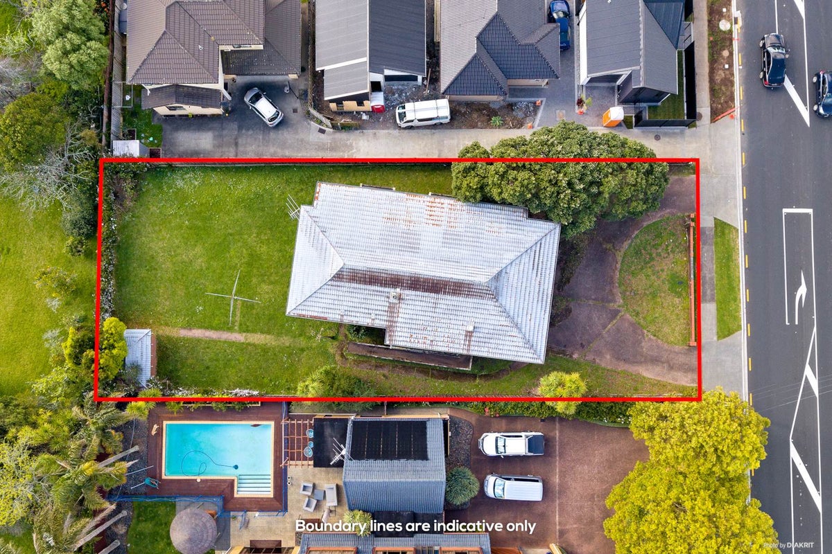 52 Te Atatu Road, Te Atatu South, Auckland - Carousel 1