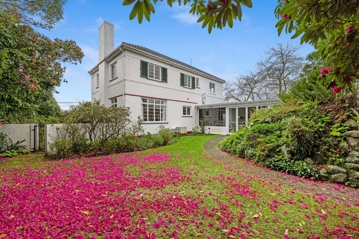 174 Brooklands Road, Vogeltown, New Plymouth - Carousel 1