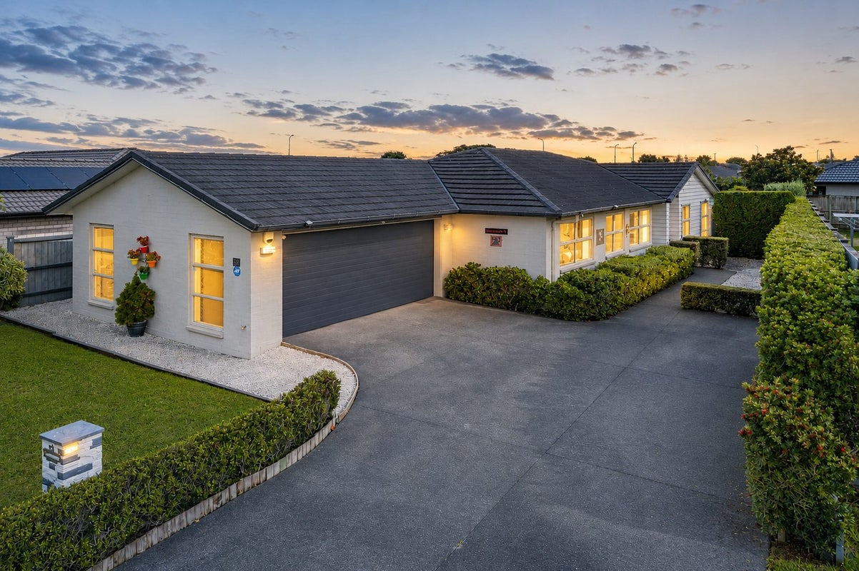53 Hadley Wood Drive, Wattle Downs, Auckland - Carousel 1