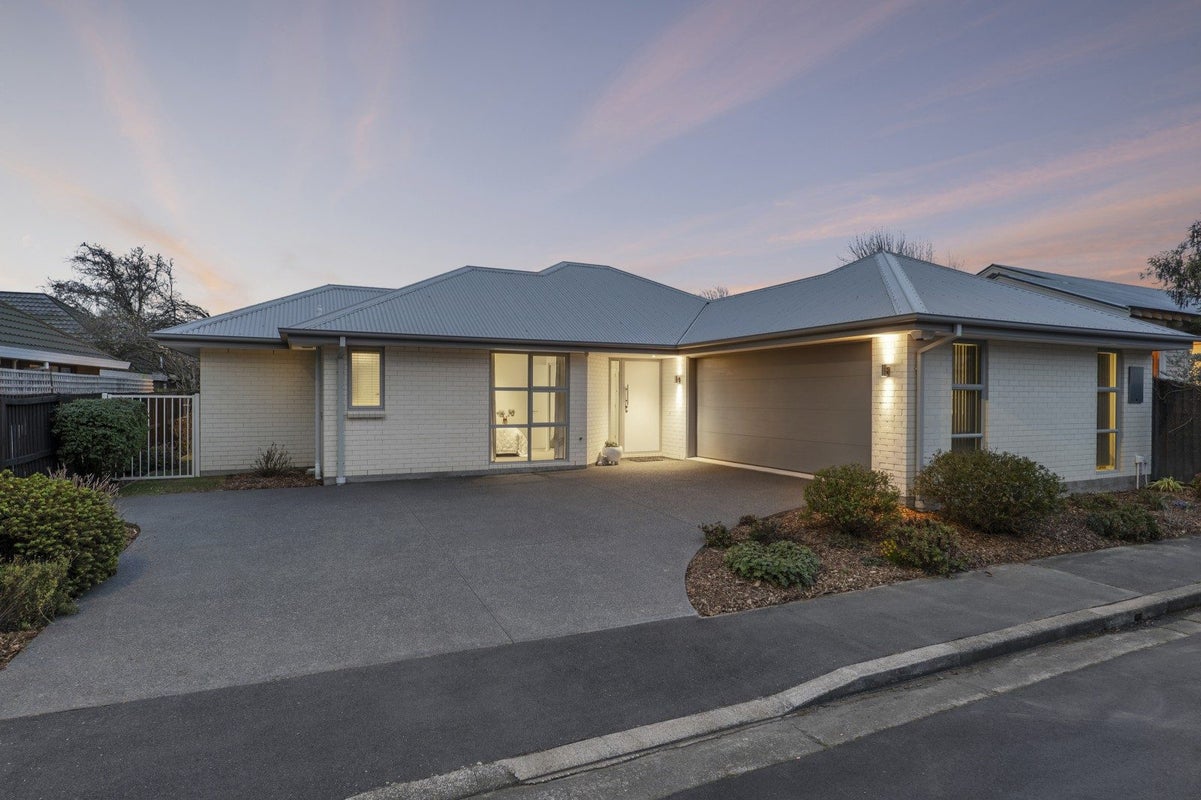 1 Herbs Place, Cashmere, Christchurch - Carousel 1