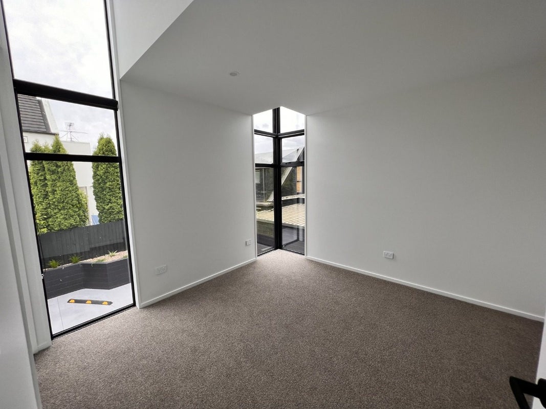 2D Cheltenham Street, Merivale, Christchurch - Carousel 7