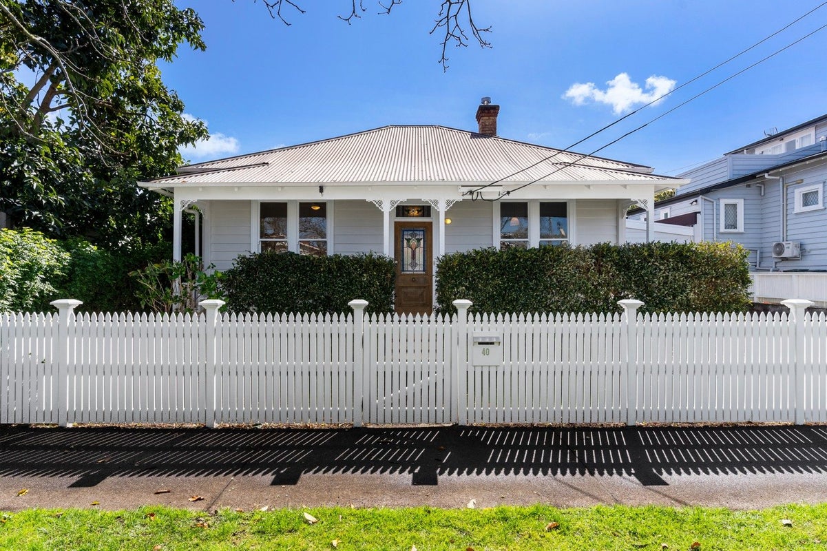 40 Halesowen Avenue, Sandringham, Auckland - Carousel 1