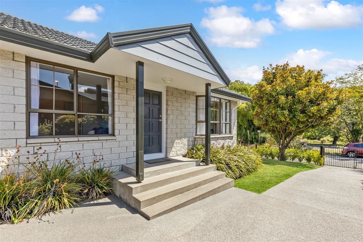 58 Palatine Terrace, Saint Martins, Christchurch - Carousel 1