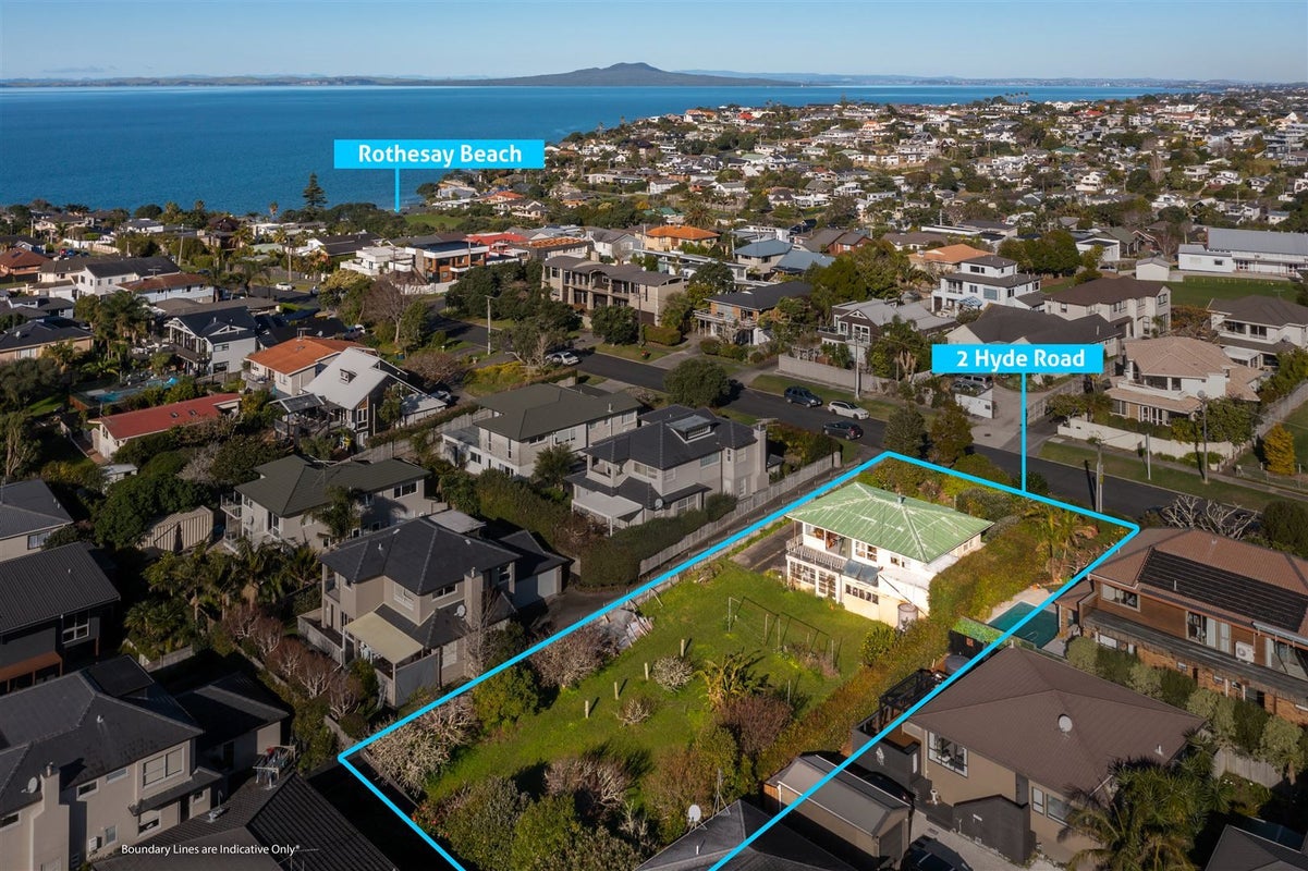2 Hyde Road, Rothesay Bay, Auckland - Carousel 1