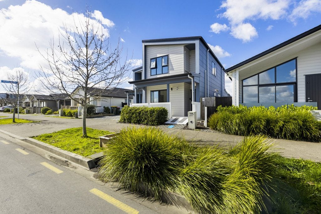 23A Kahui Parade, Karaka, Papakura - Carousel 1