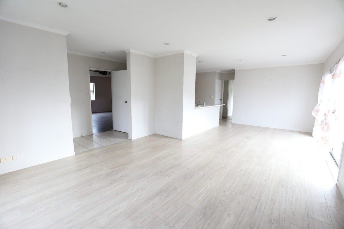 24 Ashmere Lane, Weymouth, Auckland - Carousel 2