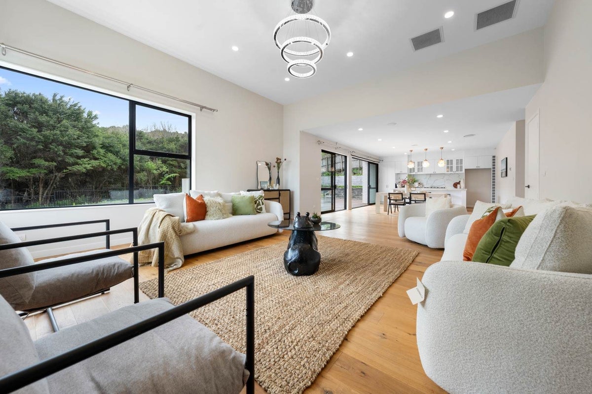 17 Chancellor Place, Flat Bush, Auckland - Carousel 2