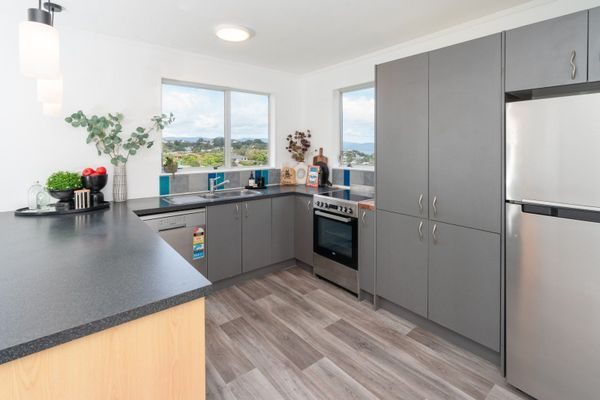 20 Salford Street, Newlands, Wellington - Carousel 2