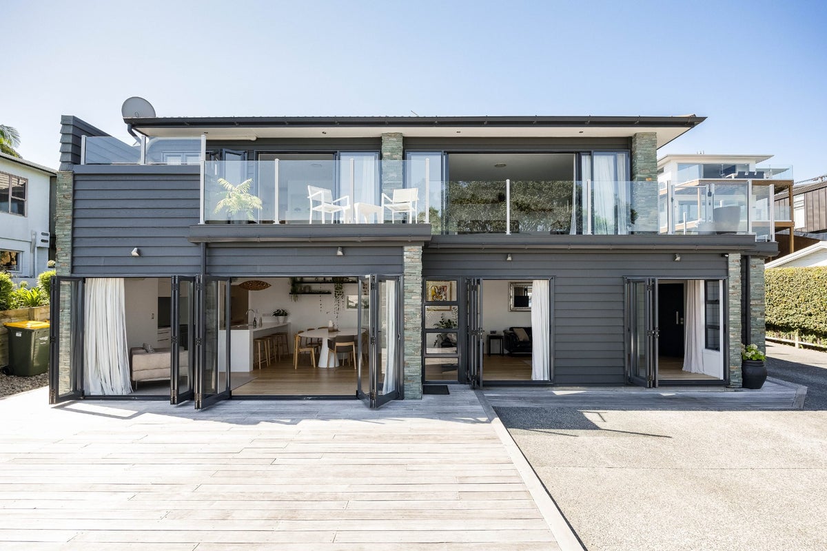 5A Clifton Road, Browns Bay, Auckland - Carousel 1