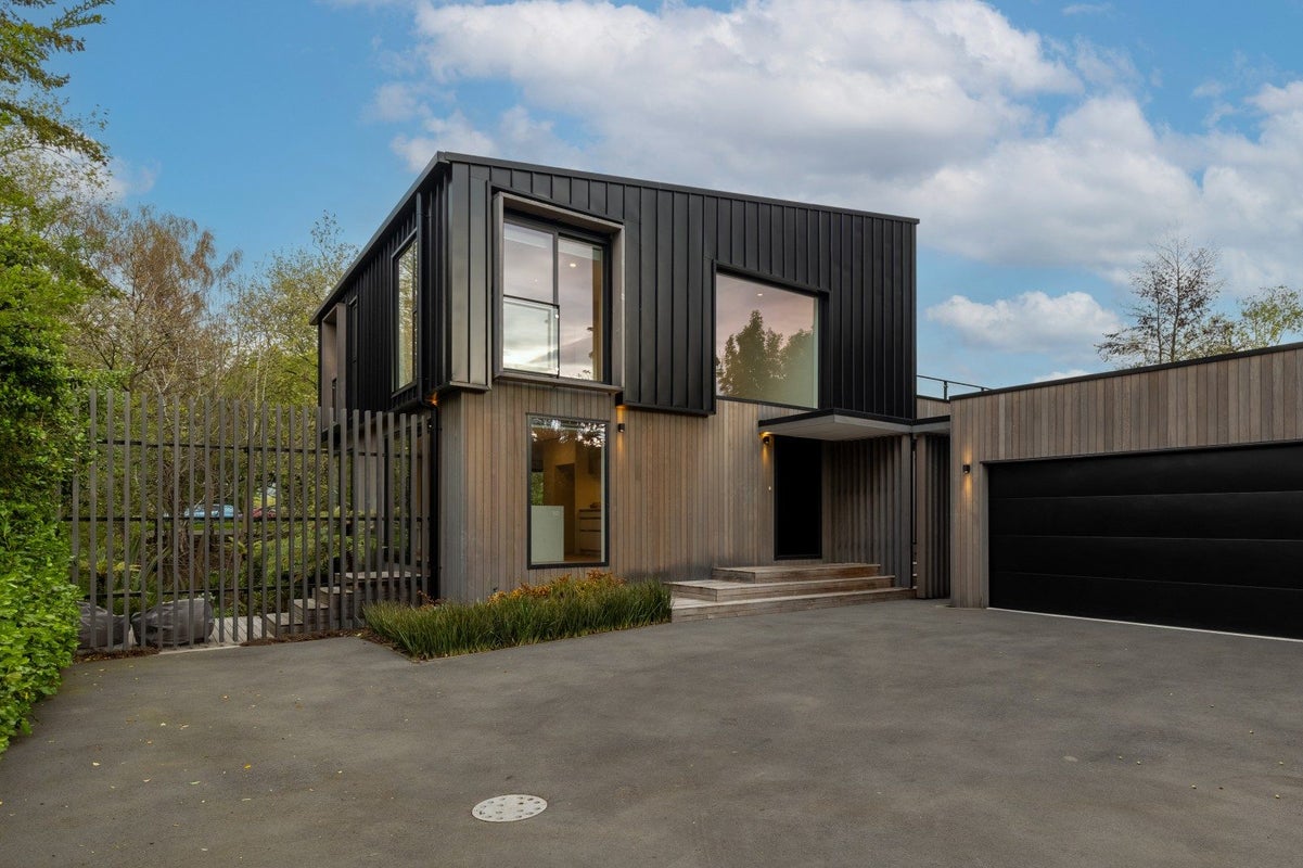 7 Wood Lane, Fendalton, Christchurch - Carousel 1