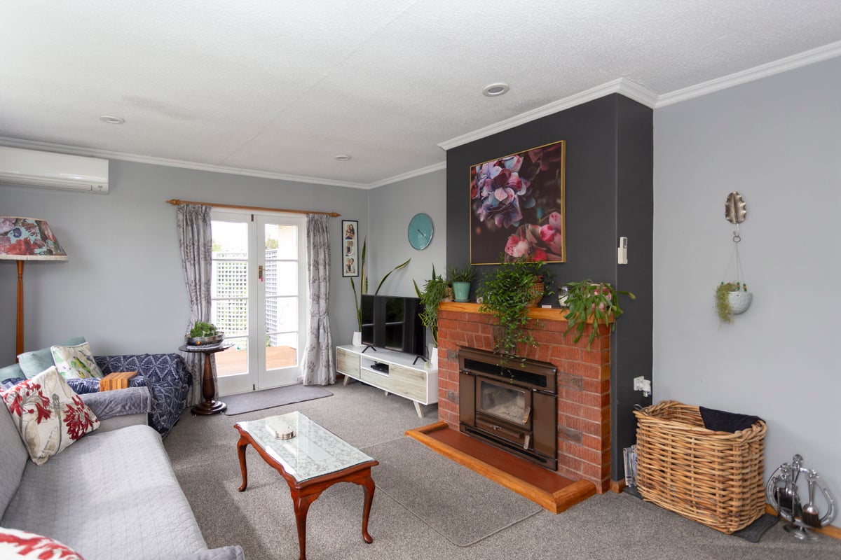 11 Selwyn Street, South Hill, Oamaru - Carousel 2