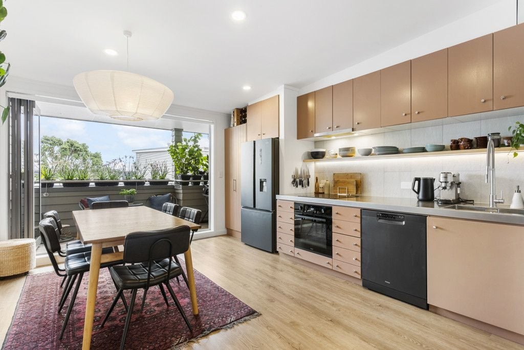 28/26 Mary Street, Mount Eden, Auckland - Carousel 1