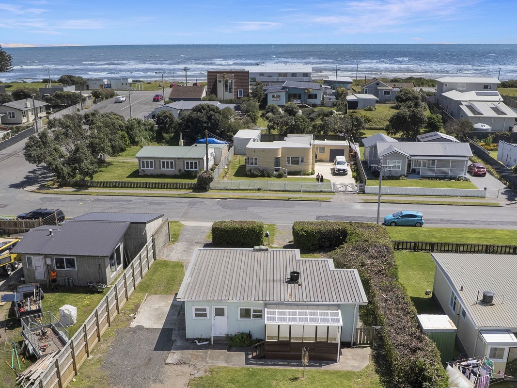 68 Moana Street, Otaki Beach, Otaki - Carousel 2