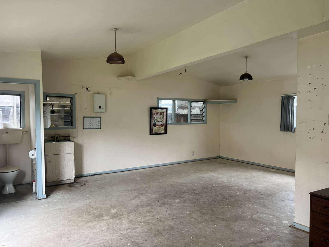 1147 High Street, Taita, Lower Hutt - Carousel 24