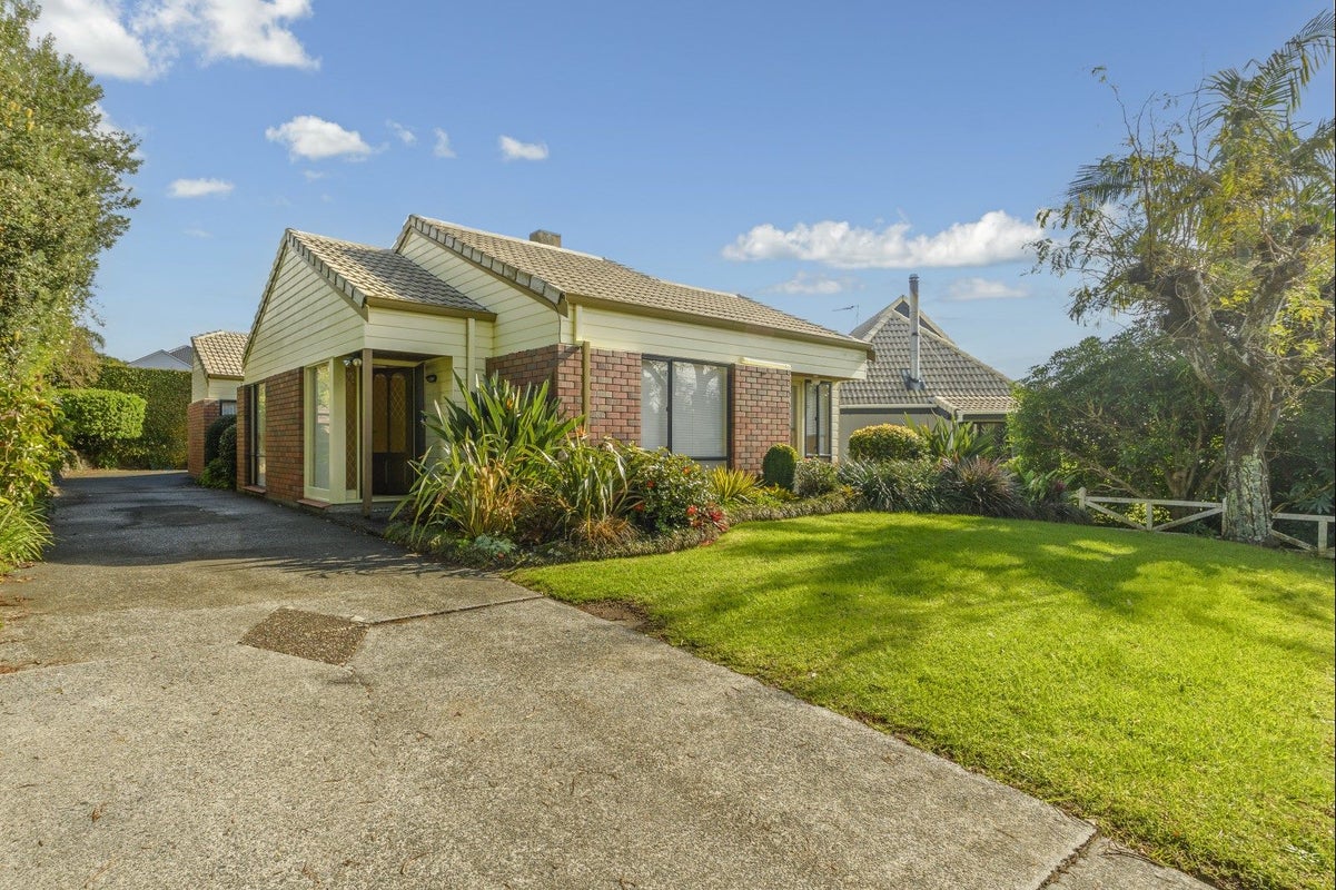 298 Otumoetai Road, Otumoetai, Tauranga - Carousel 1