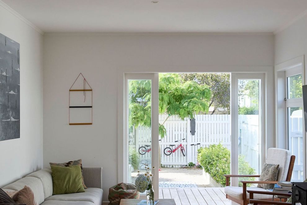 10 Boscawen Street, Point Chevalier, Auckland - Carousel 2
