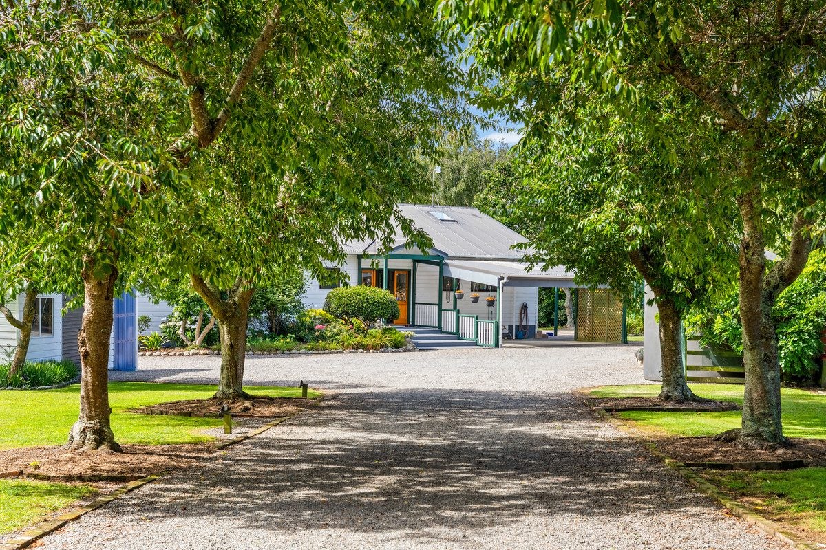 38 Sutton Road, Te Horo - Carousel 1