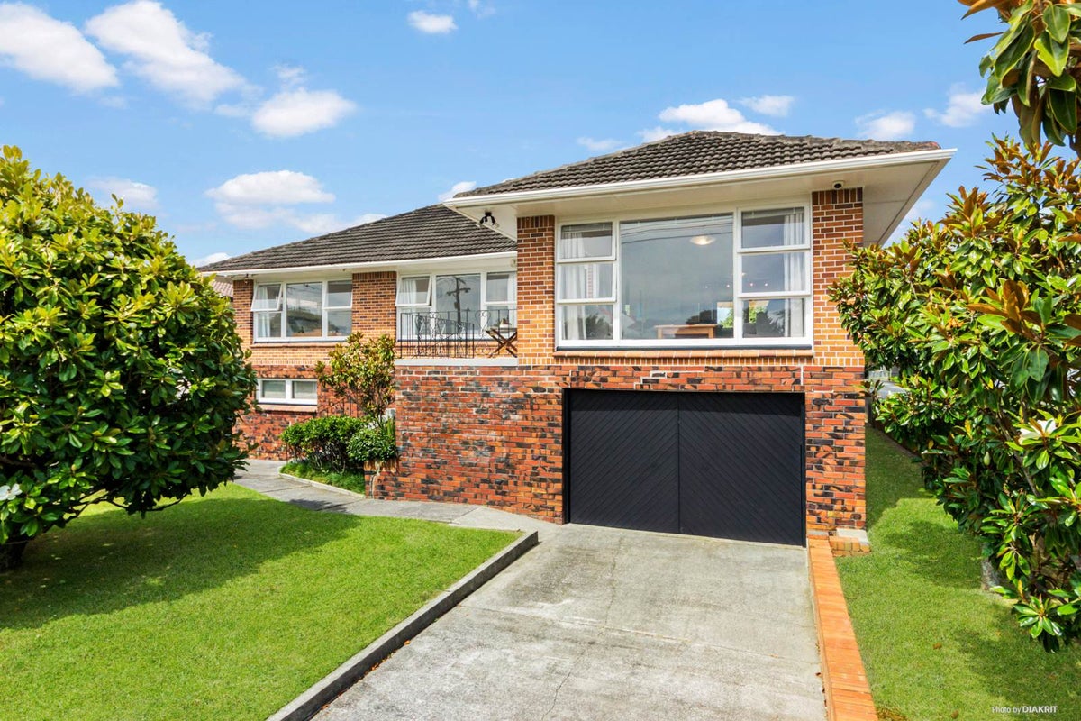 14 Letterkenny Place, Blockhouse Bay, Auckland - Carousel 1