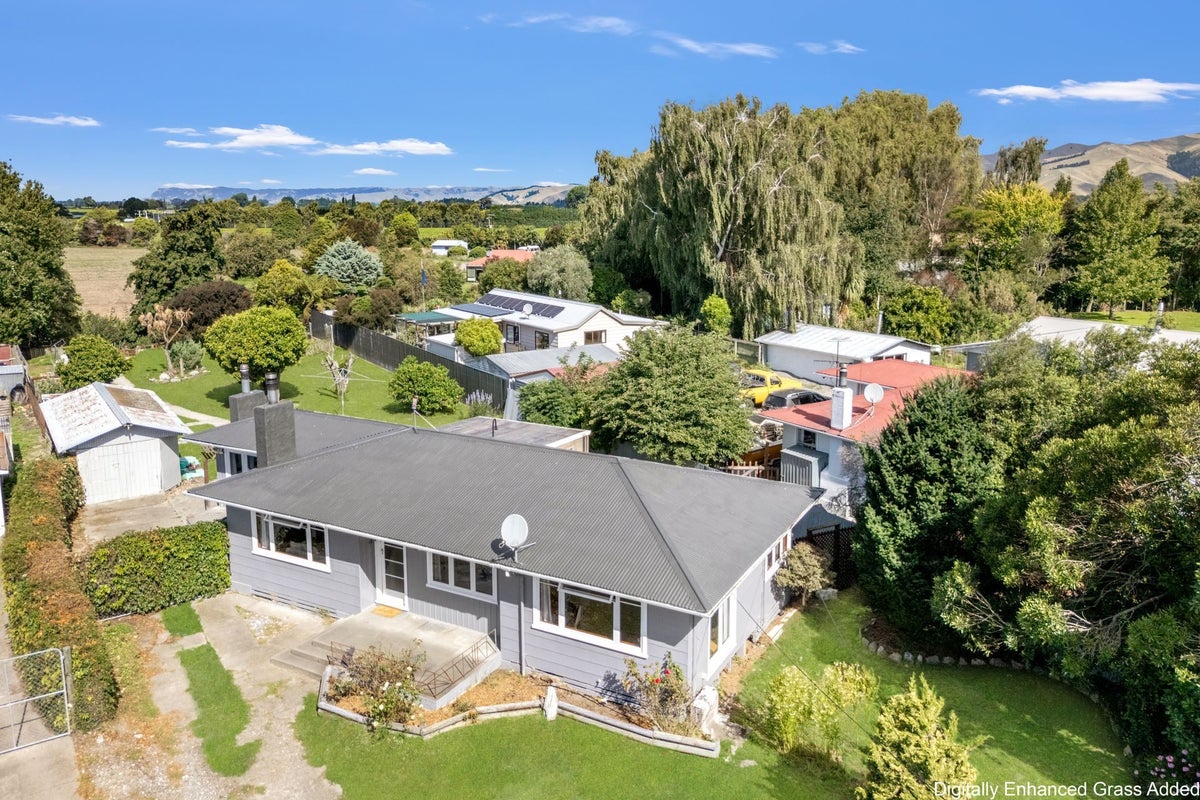 31 Holdaway Street, Riversdale, Blenheim - Carousel 1