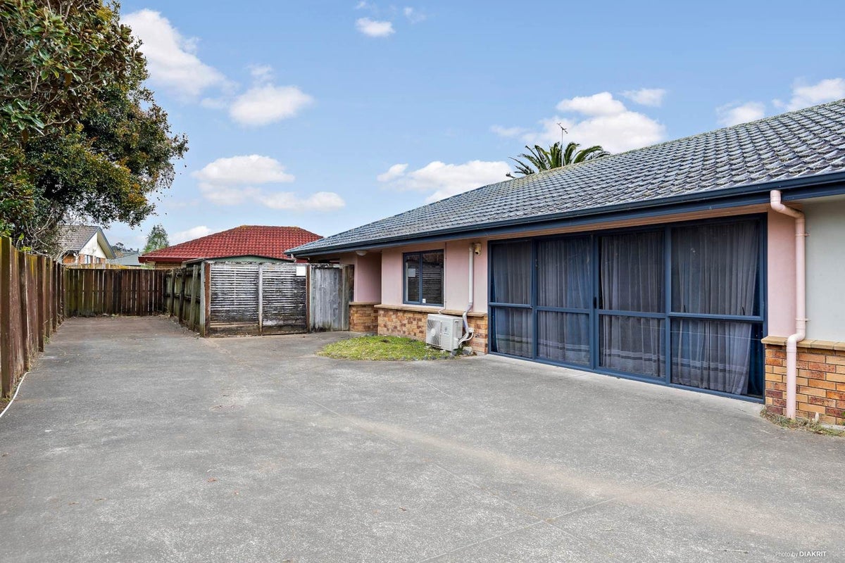 5  Tir Conaill Avenue, Flat Bush, Manukau City, Auckland - Carousel 1