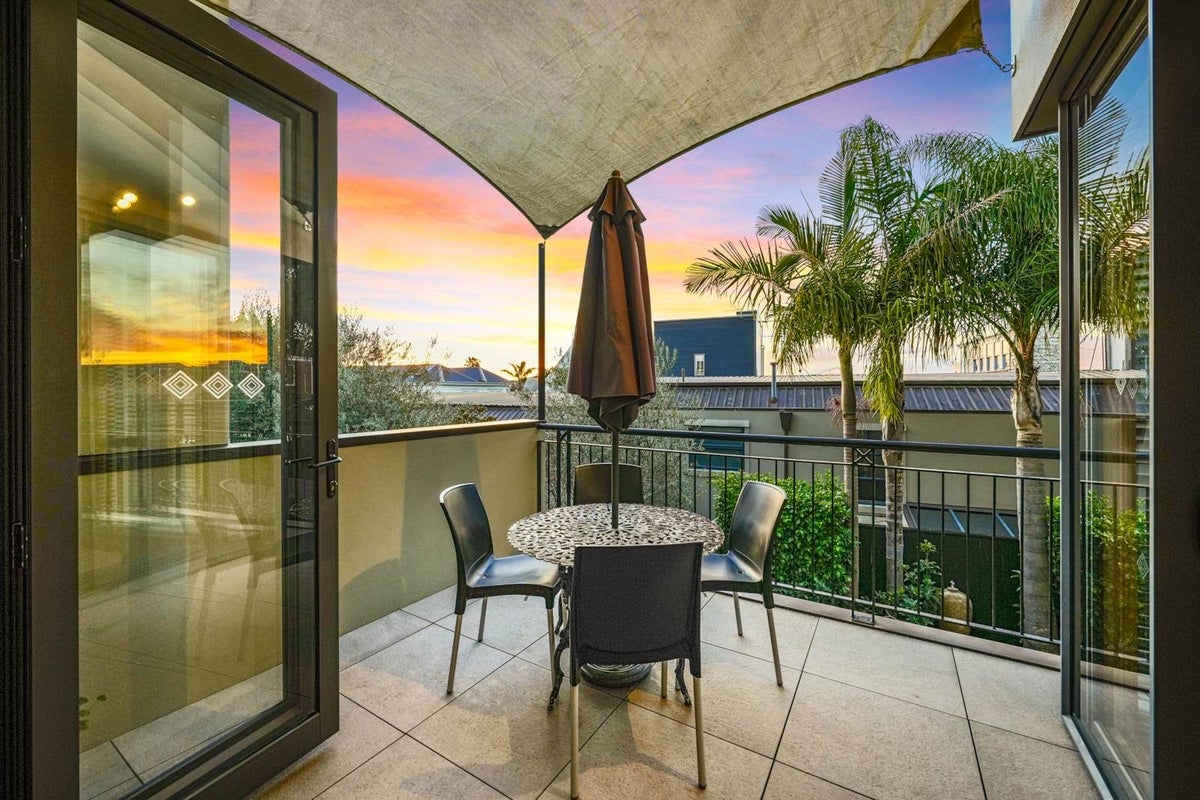 10D Birdwood Crescent, Parnell, Auckland - Carousel 2