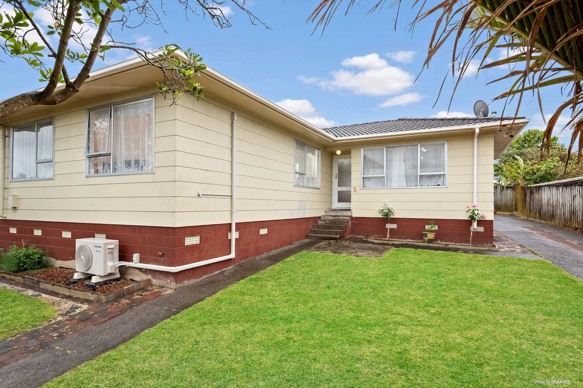 5 Vetori Place, Clover Park, Auckland - Carousel 2