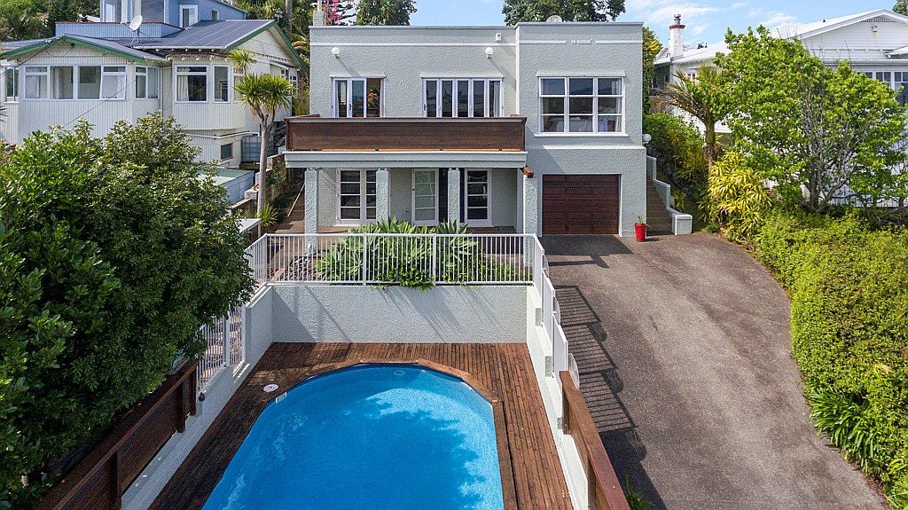 17 Weston Avenue, Mount Albert, Auckland - Carousel 1