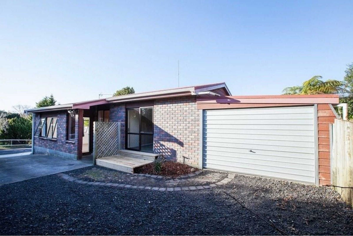 70 Belair Avenue, Blagdon, New Plymouth - Carousel 2